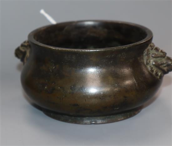 A 19th century Chinese bronze censer, Xuande mark height 5.5cm